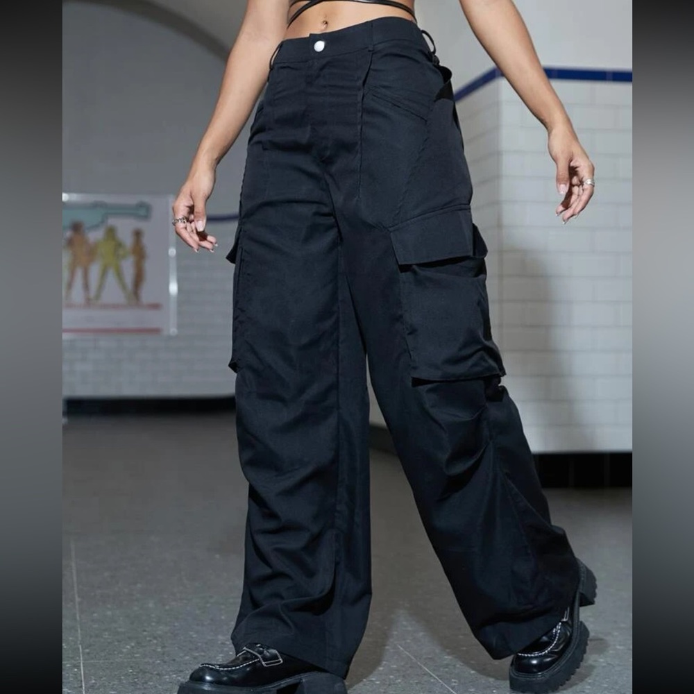 Black Wide Leg Baggy Oversized y2k Cargo Parachute Pants - Medium